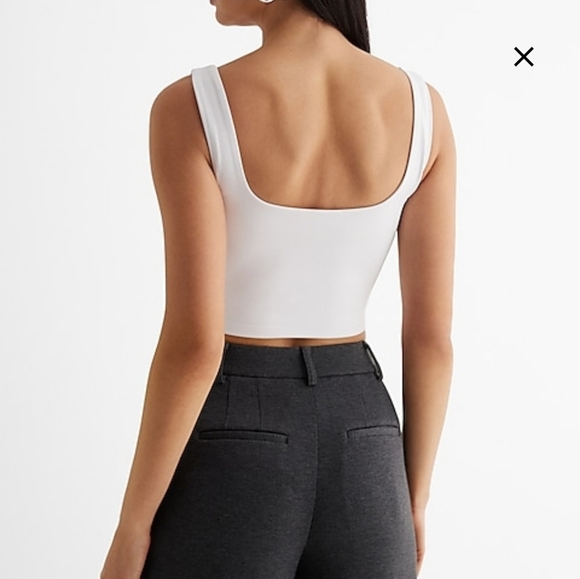 Body Contour Cropped Square Neck Tank - Picture 4 of 9